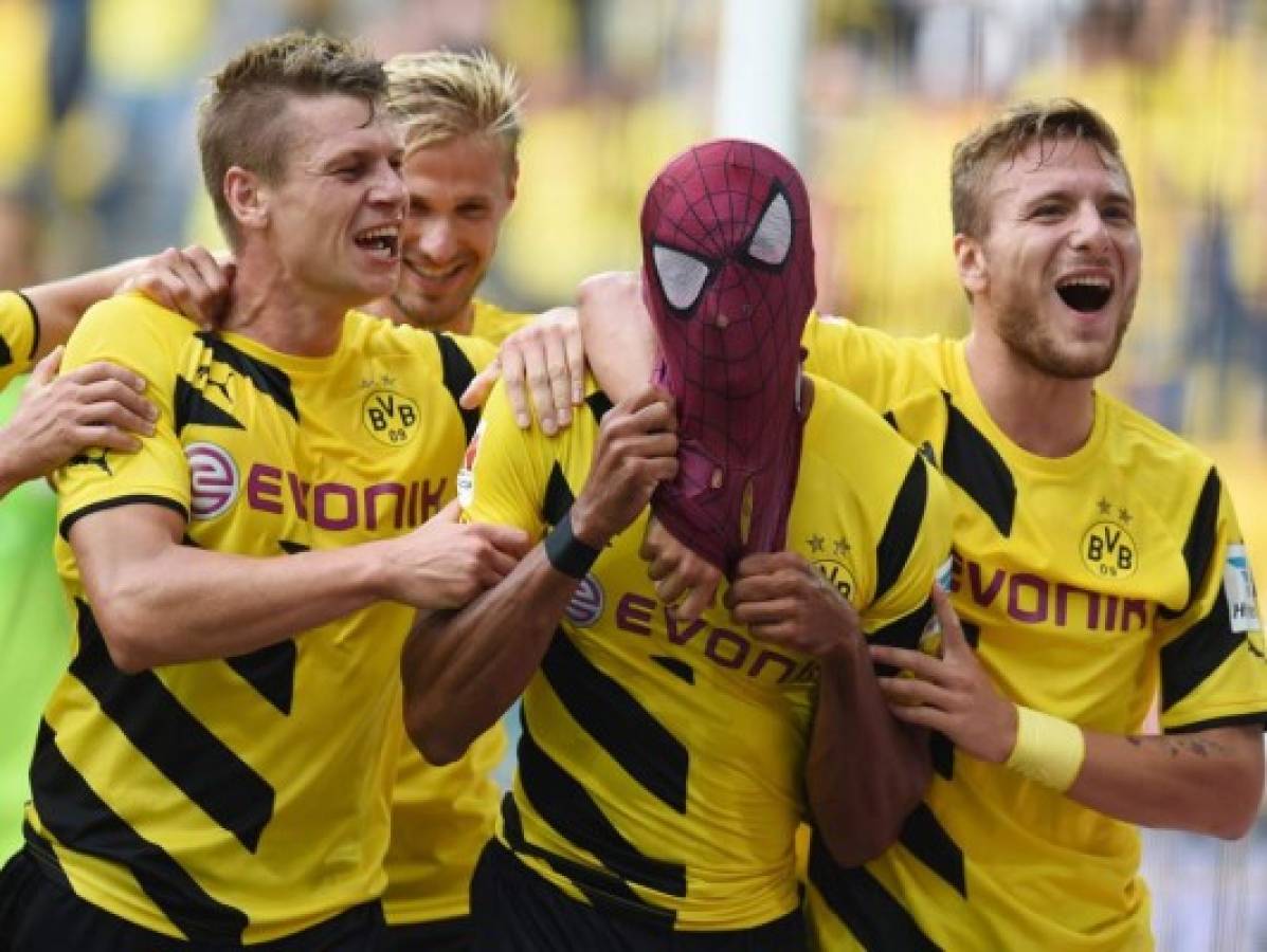 VIDEO: Aubameyang, el 'Spiderman' del Borussia