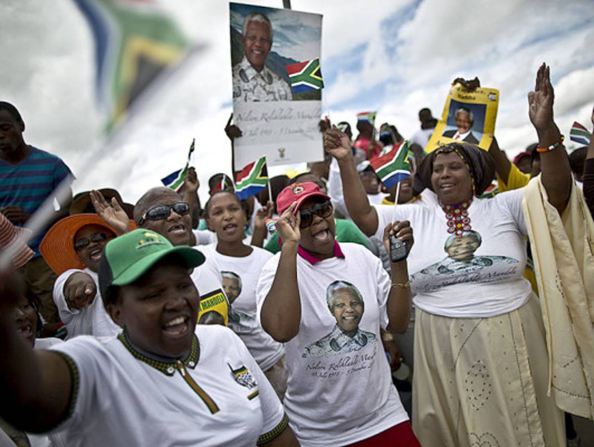 Mandela llega al paraíso de su infancia para recibir sepultura
