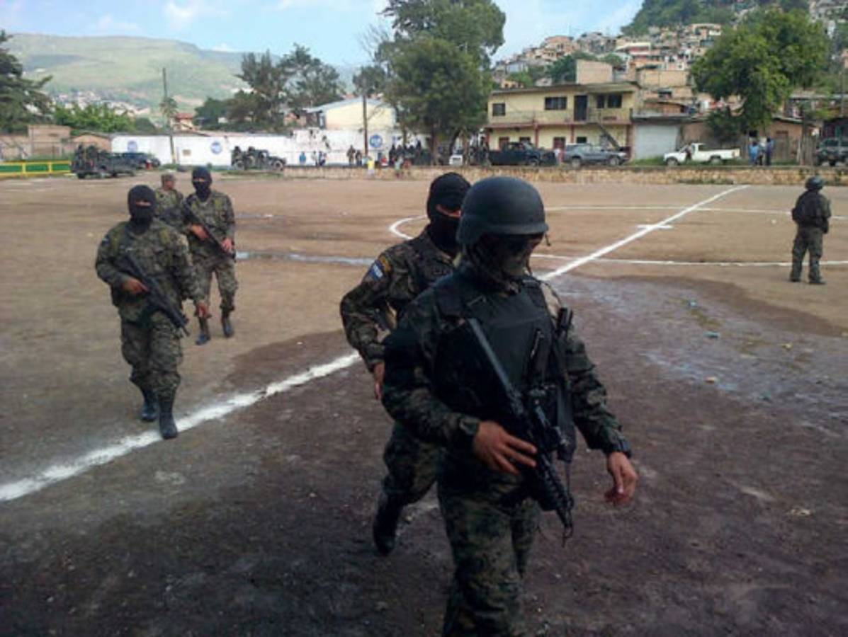 Dieciséis detenidos en allanamientos en colonia Villa Unión