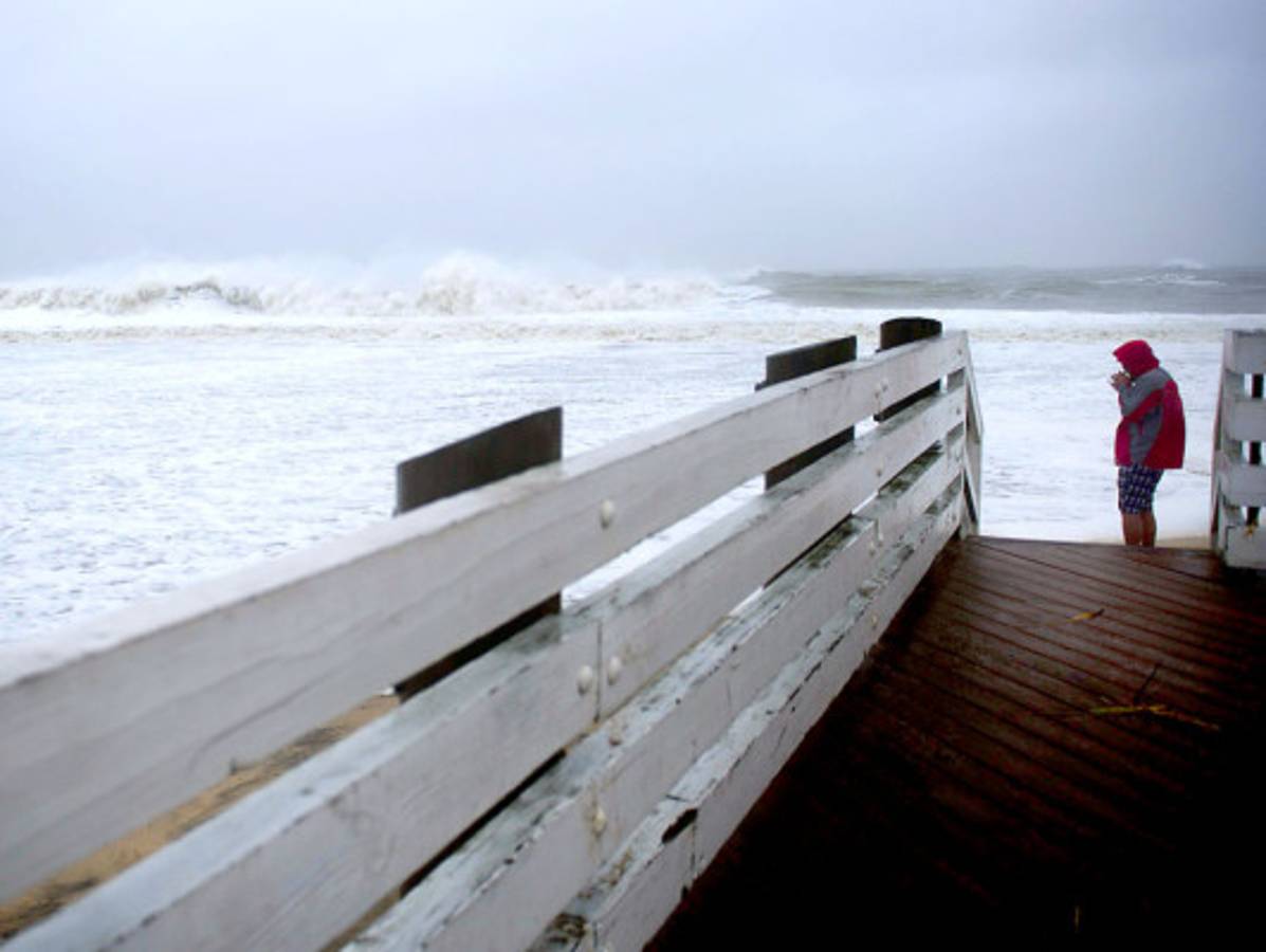 Unos 200 mil hondureños en alerta por trayectoria de huracán Sandy