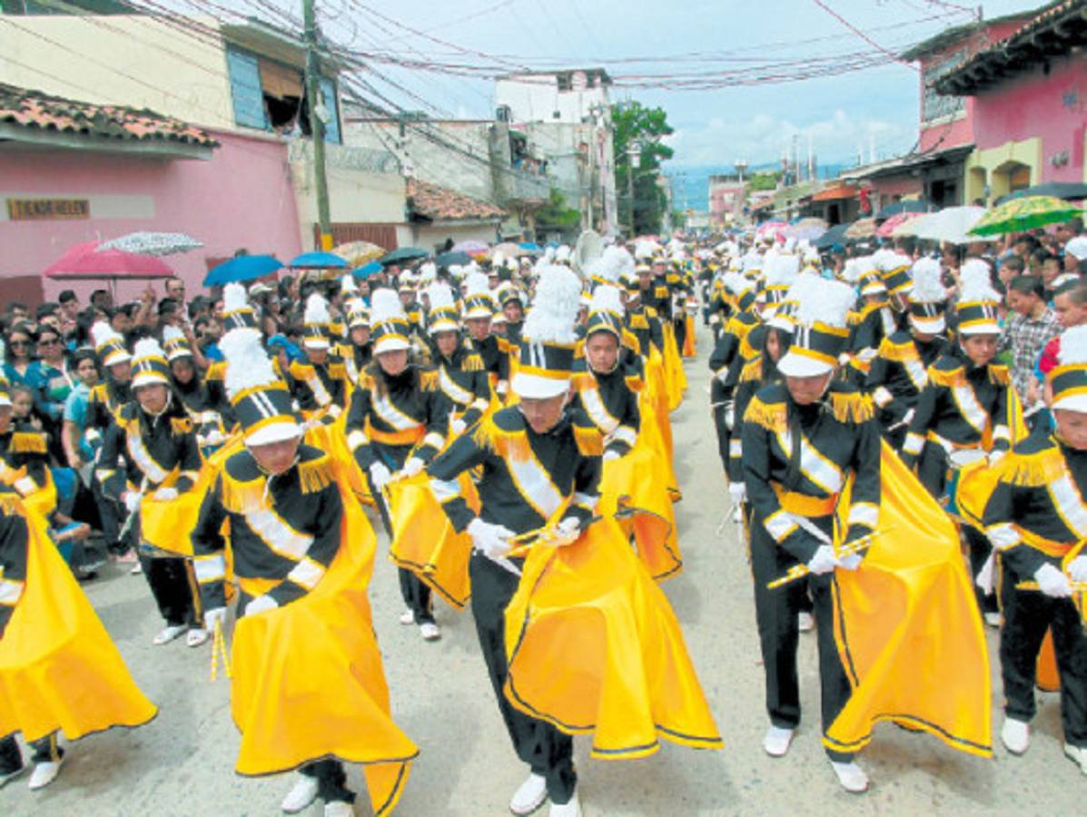 Una fiesta cultural se vivió en Comayagua con los desfiles