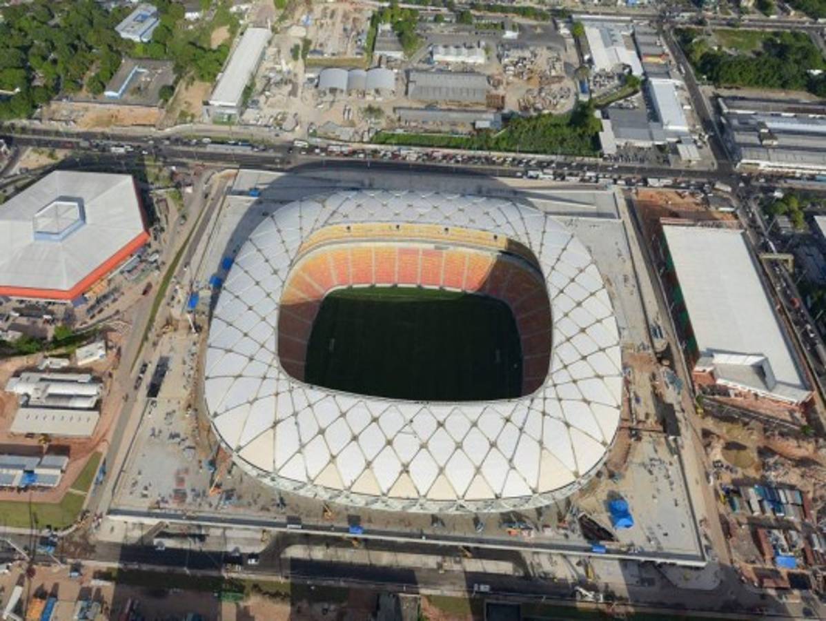 Inaugura el Arena da Amazonia, octavo estadio para Copa del Mundo