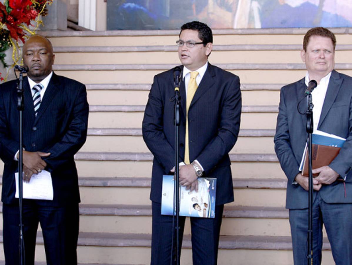 Maestros refuerzan niños para pruebas