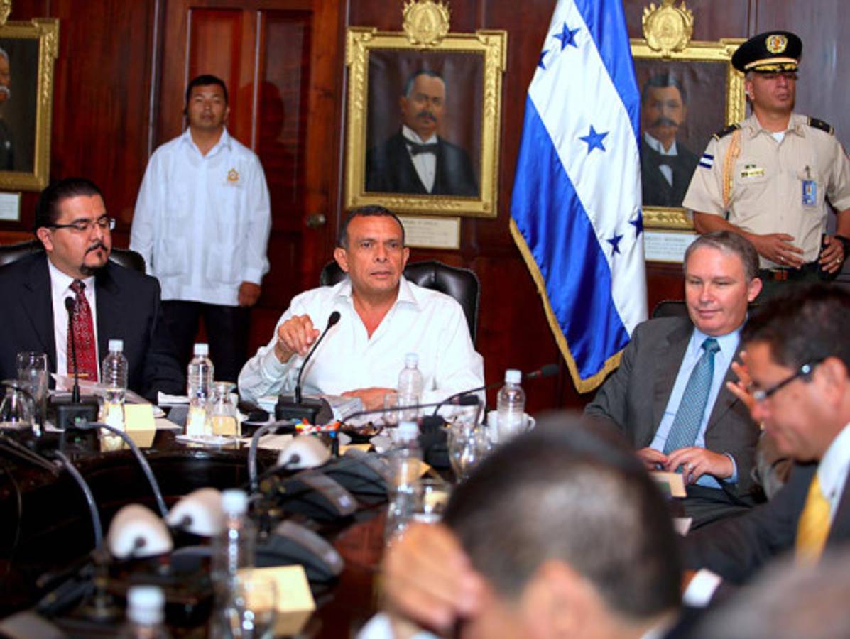 Presidente Lobo sugiere comprar oxígeno en El Salvador