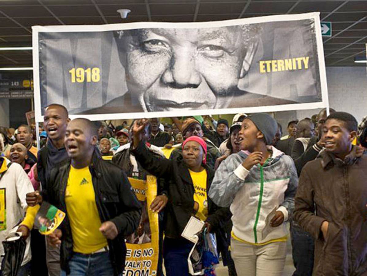 Mandela llega al paraíso de su infancia para recibir sepultura