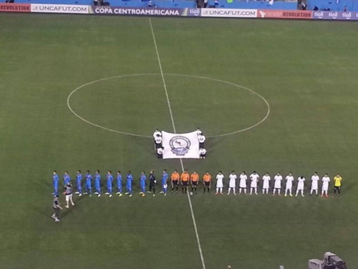 El Salvador le gana con justicia a una Honduras mediocre