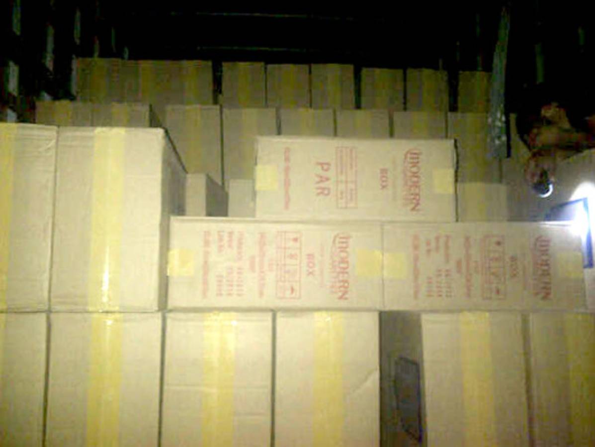 Decomisan cargamento ilegal de cigarrillos en Lempira