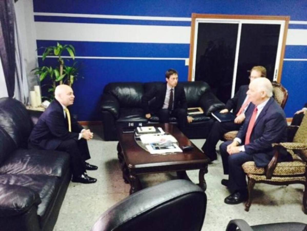 Fiscal General de Honduras recibe a Senador de EE UU