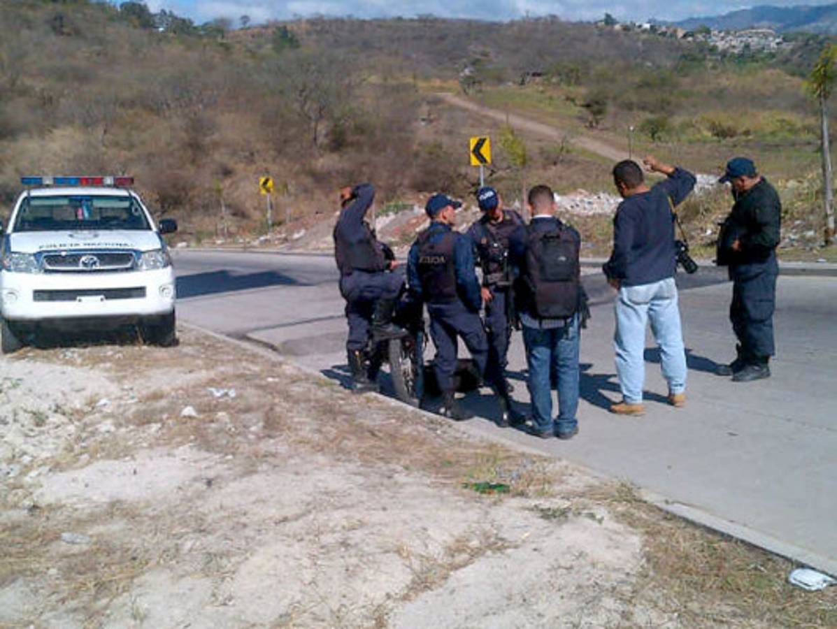 Envueltos en sábanas encuentran tres cadáveres en la capital de Honduras