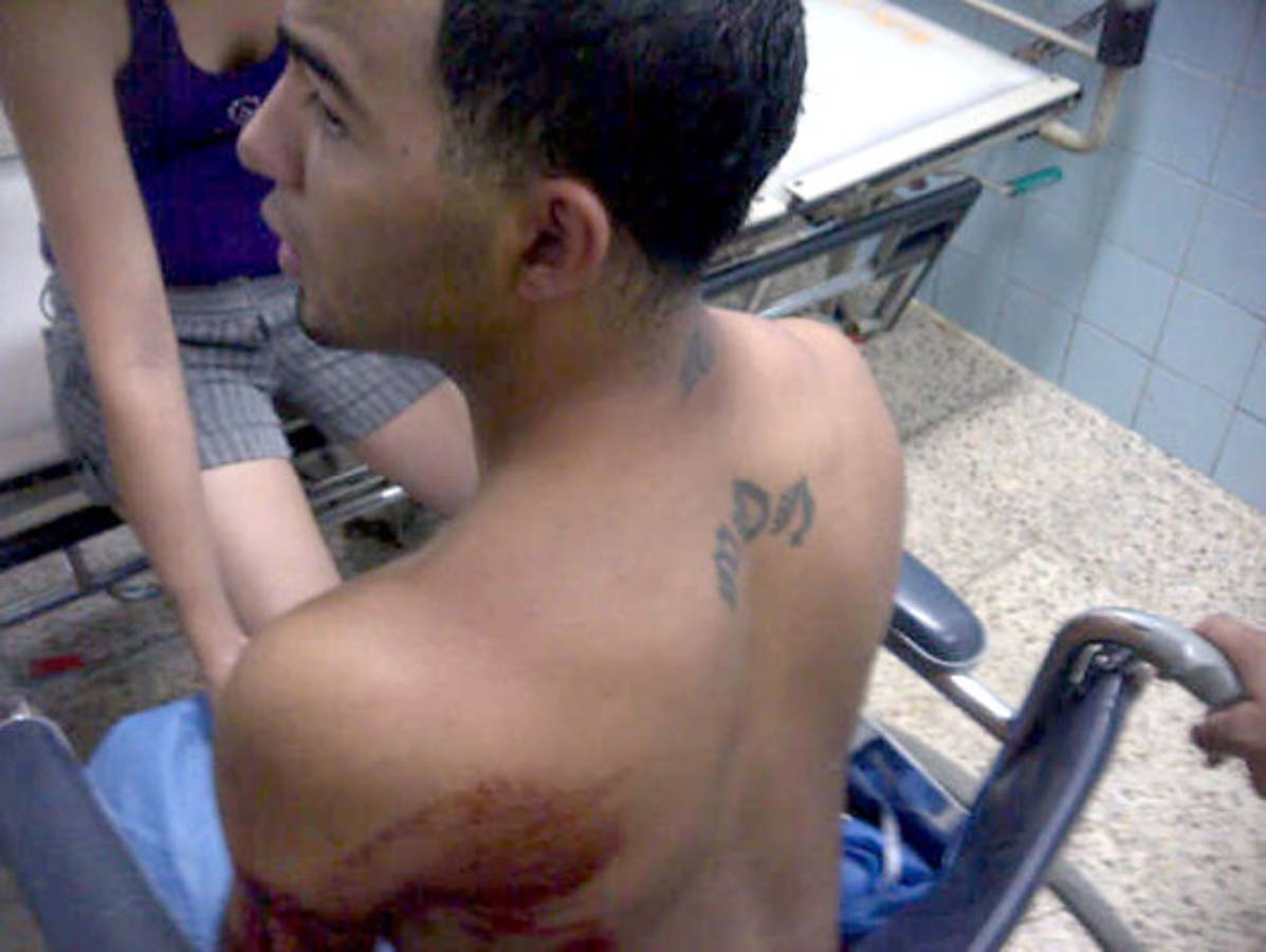 Oficial se lía a balazos con asaltantes