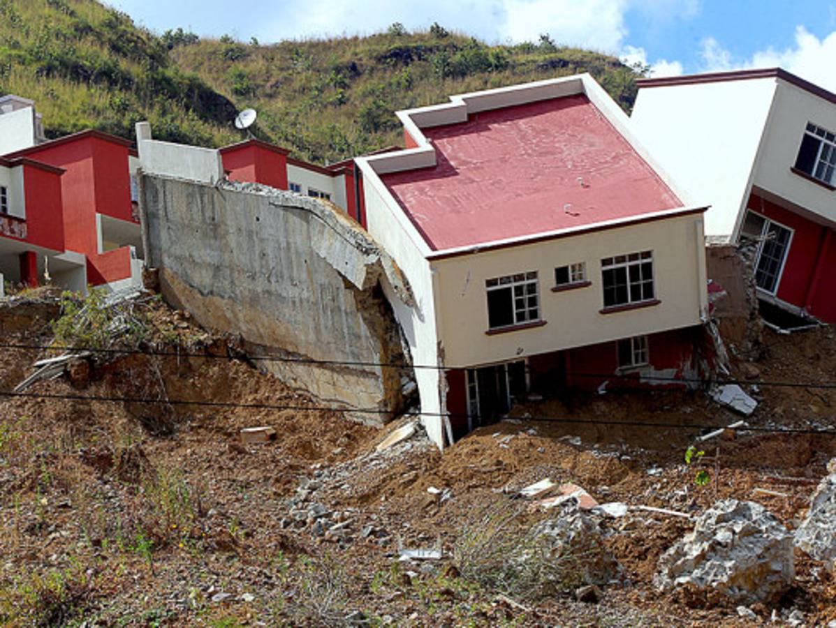 Ciudad del Ángel es calificada de 'zona de alto riesgo e inhabitable'