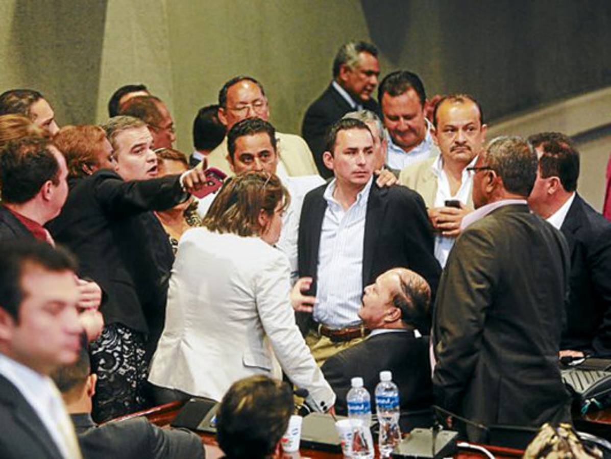 Pleito y escándalo en la elección del fiscal