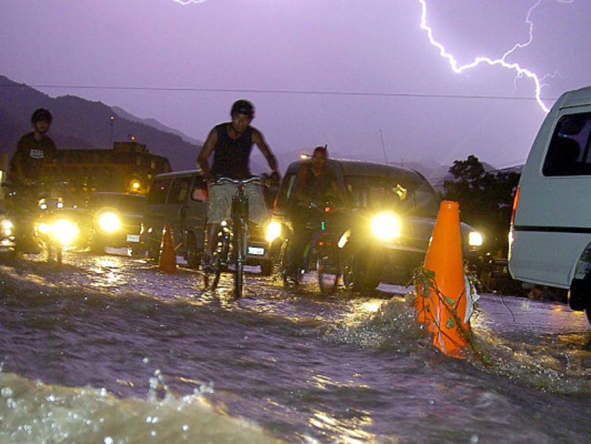 Tres hondureños mueren alcanzados por rayo