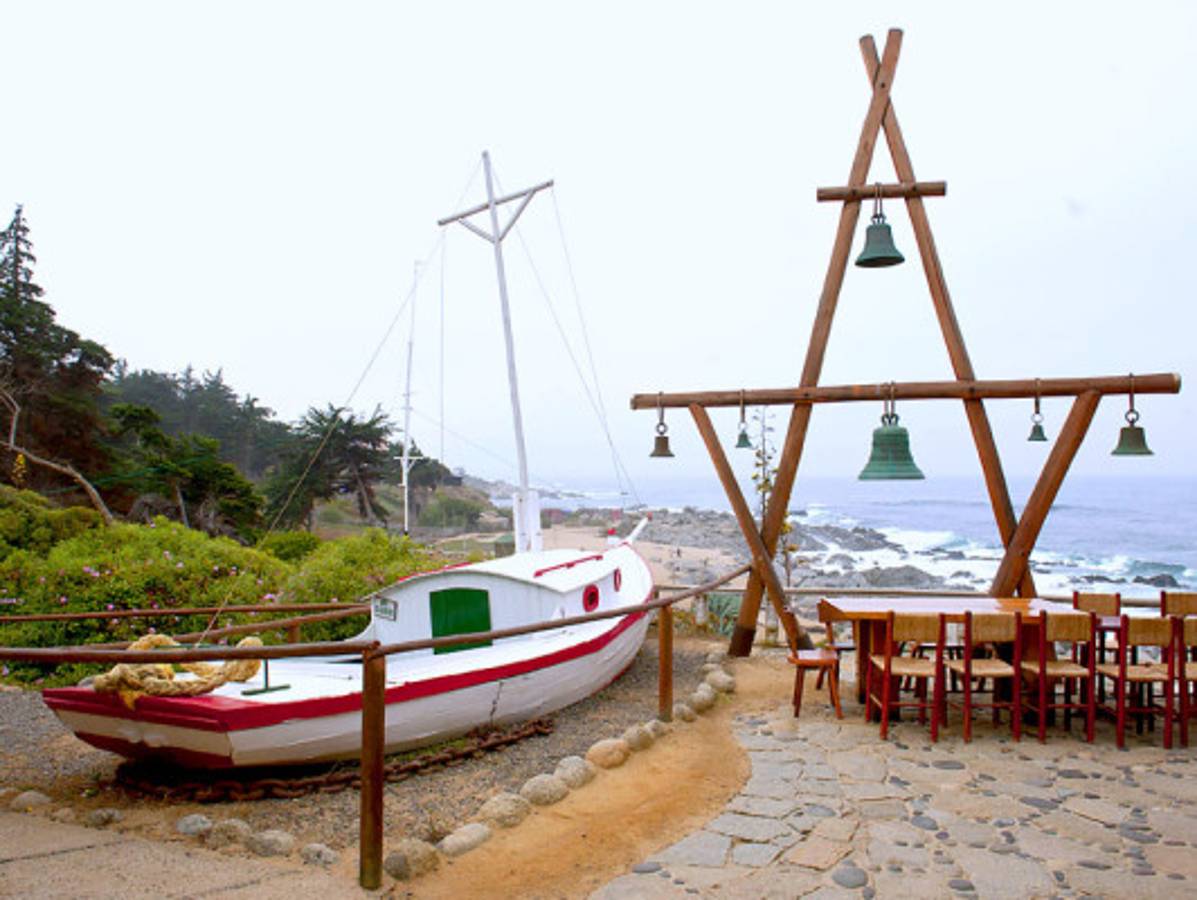 Neruda, el poeta universal, político y amante furtivo