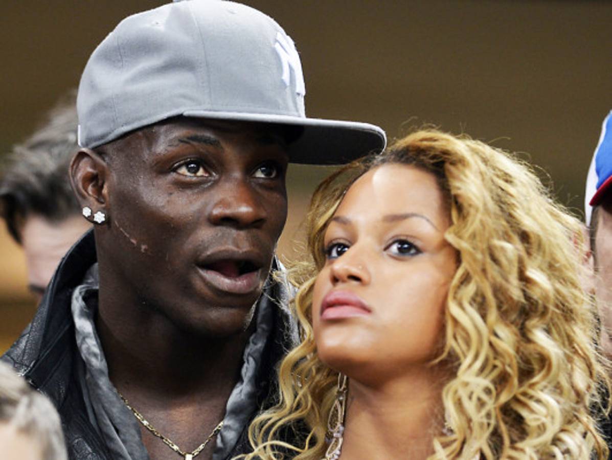 FOTOS: Así disfrutó Mario Balotelli del Milán-Barça