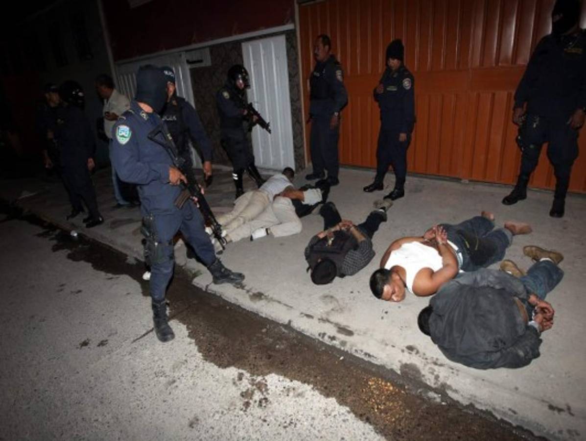 Liberan a supuestos mareros que se enfrentaron a policías