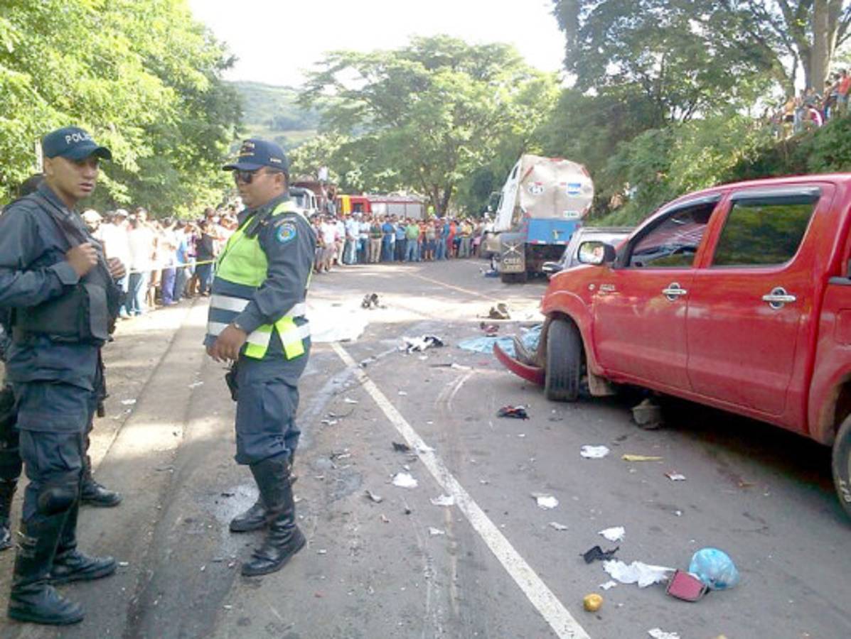 Tres muertos en aparatoso accidente al nororiente de capital de Honduras