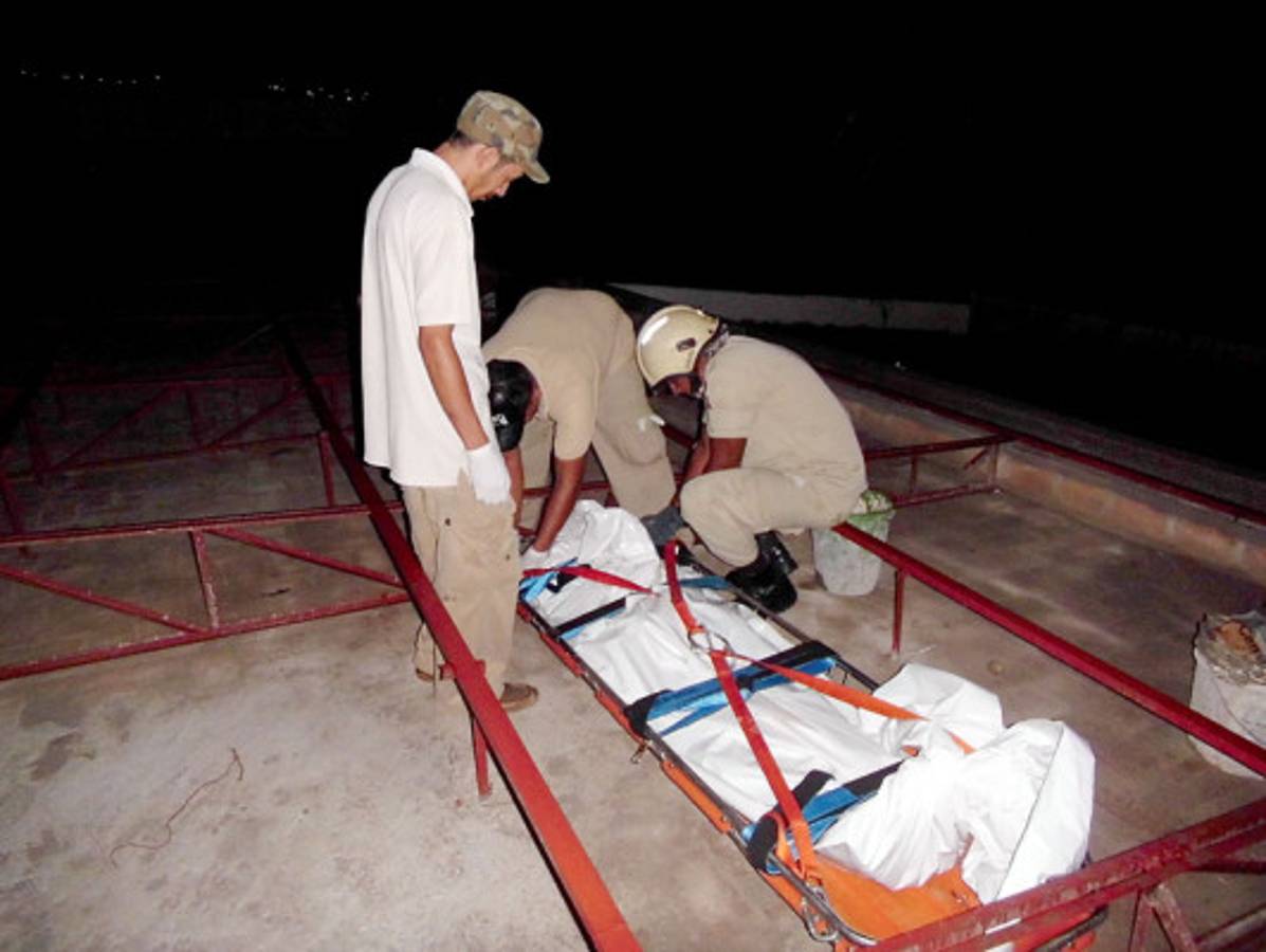 Obrero murió electrocutado, no por impacto de rayo