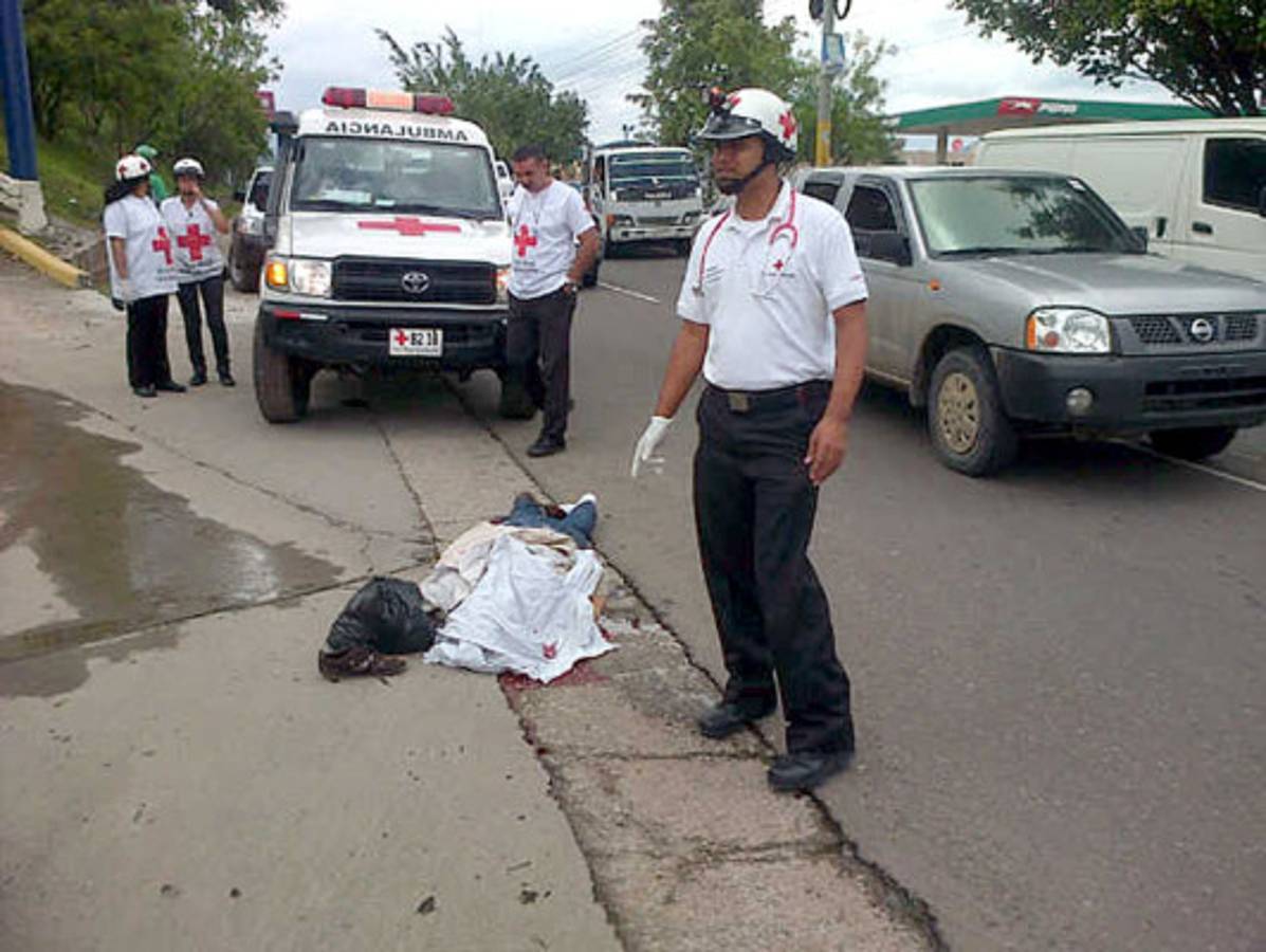 Vicealcaldesa muere al lanzarse de bus para no ser asaltada