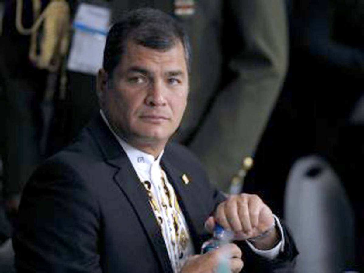 Presidente de Ecuador viaja a Cuba para visitar a Hugo Chávez