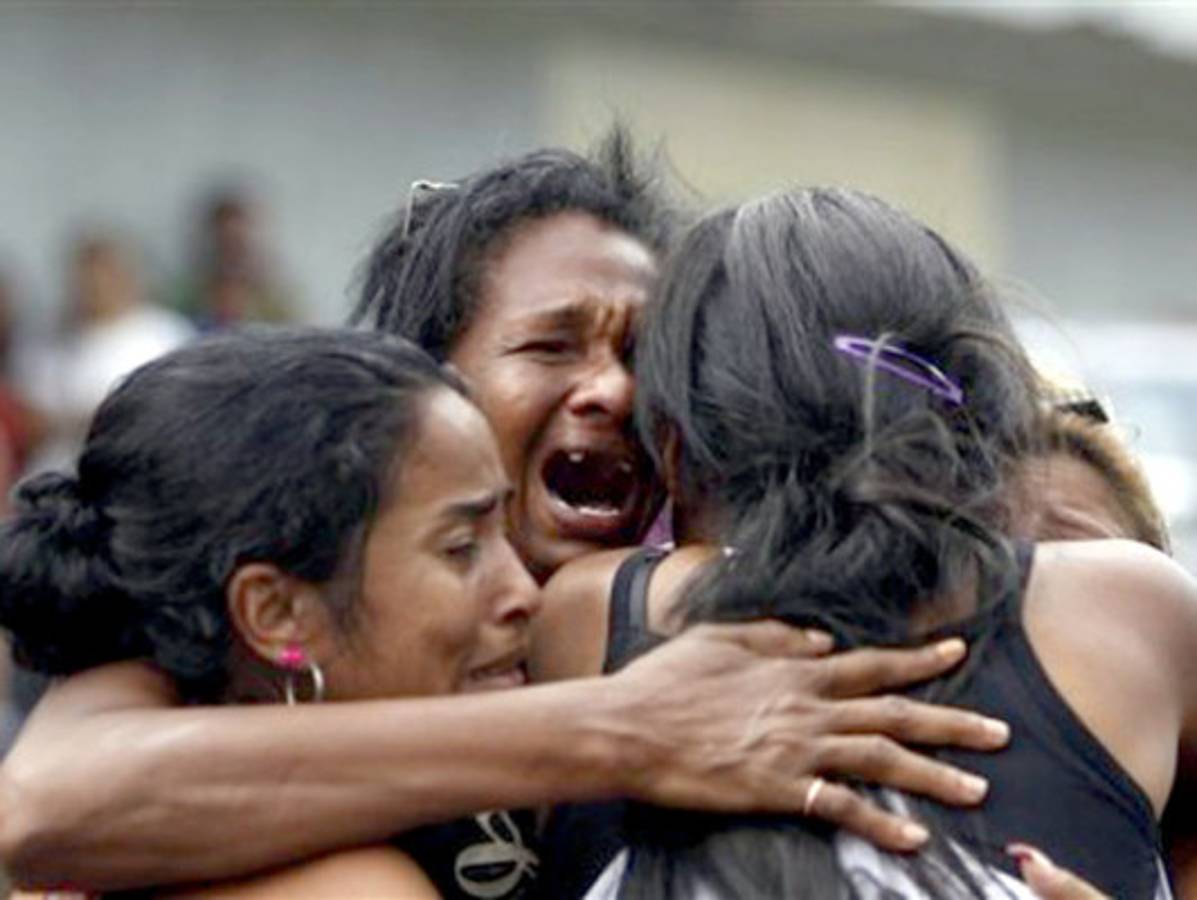 Reportan decenas de muertos en motín en cárcel venezolana