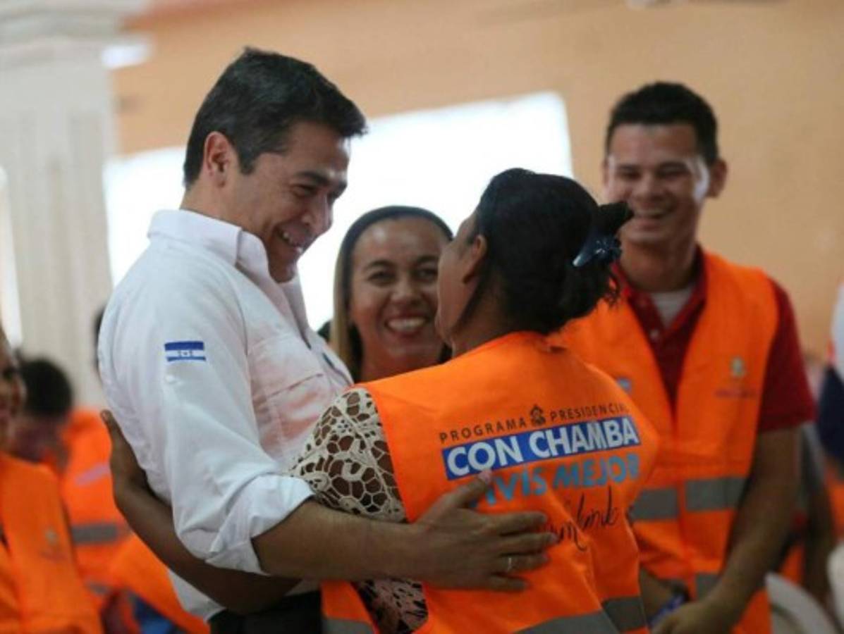 Más empleo y oportunidades promete Juan Orlando Hernández