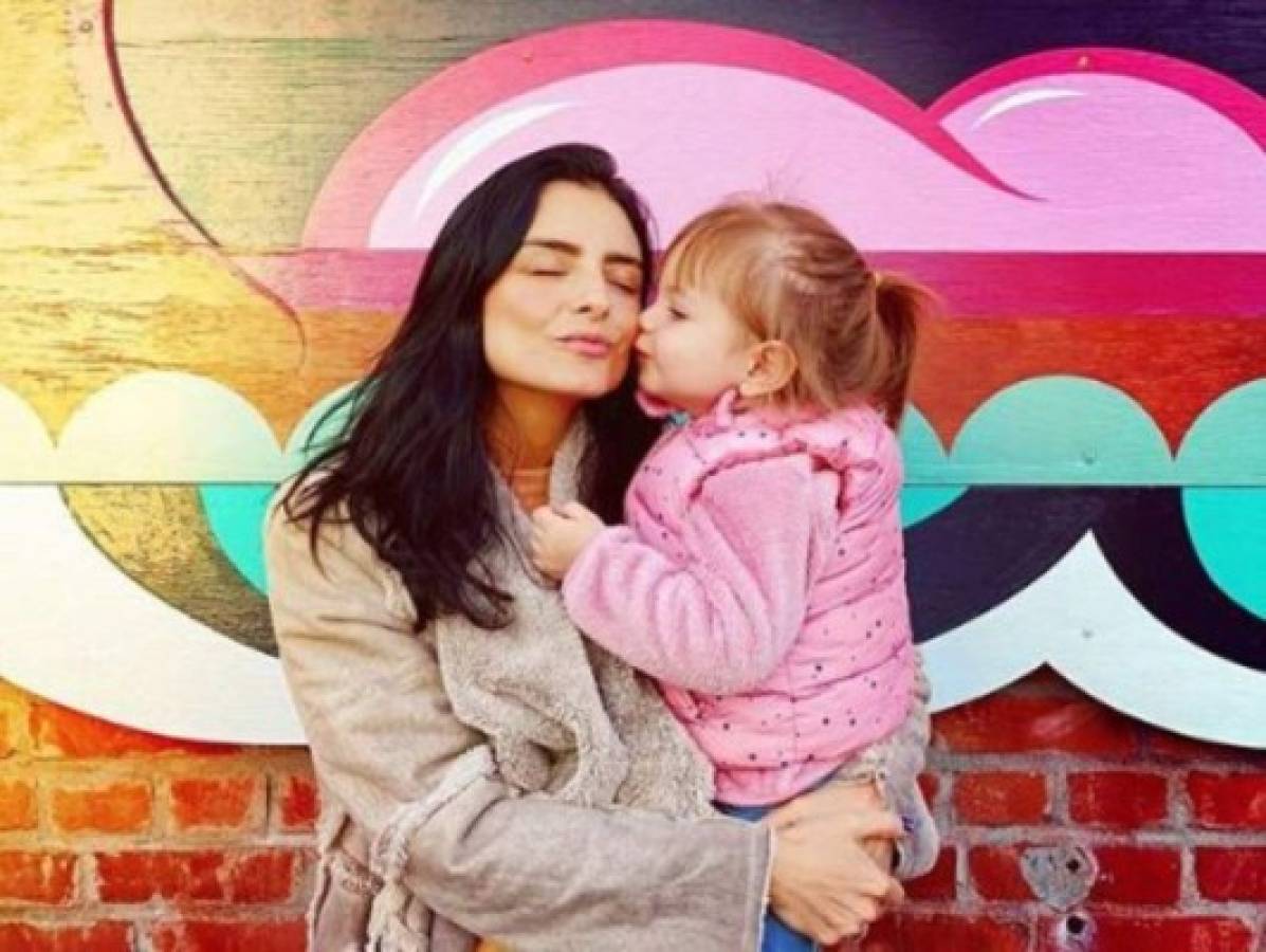 Aislinn Derbez a su hija Kailani sobre su separación: 'Papá tiene otra casa'