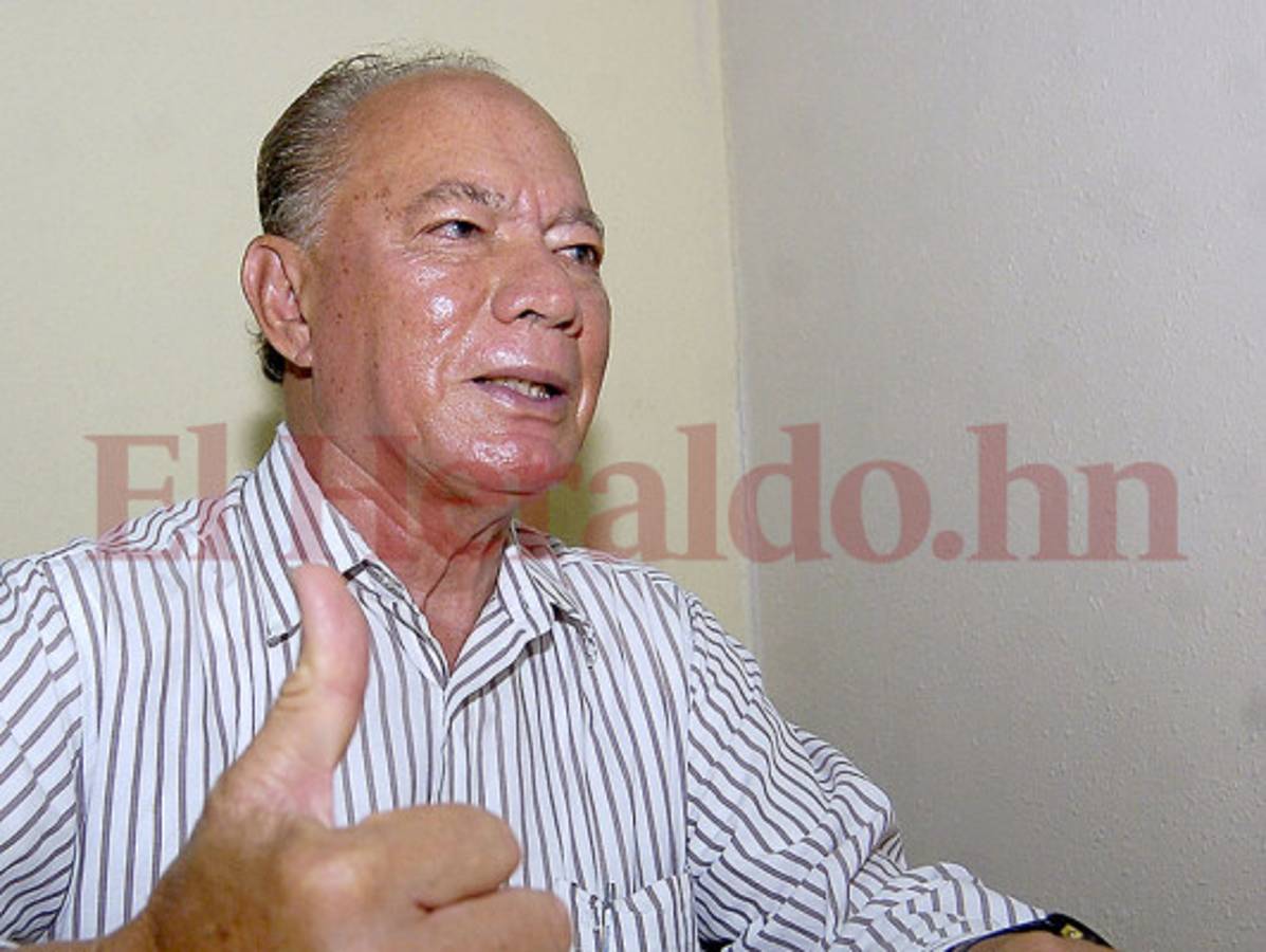 Muere el técnico Carlos Padilla Velásquez