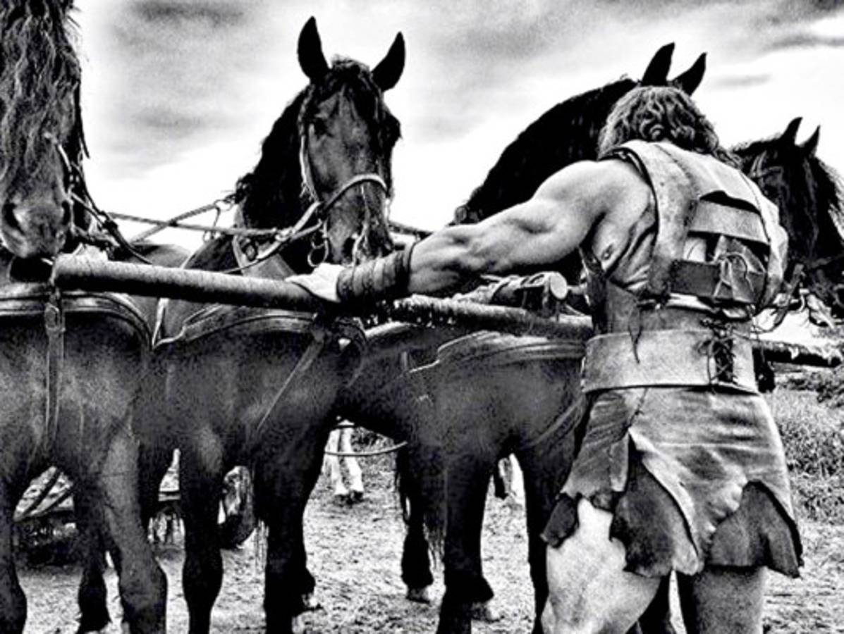 FOTOS: 'La Roca' y sus poderosos músculos para 'Hércules'