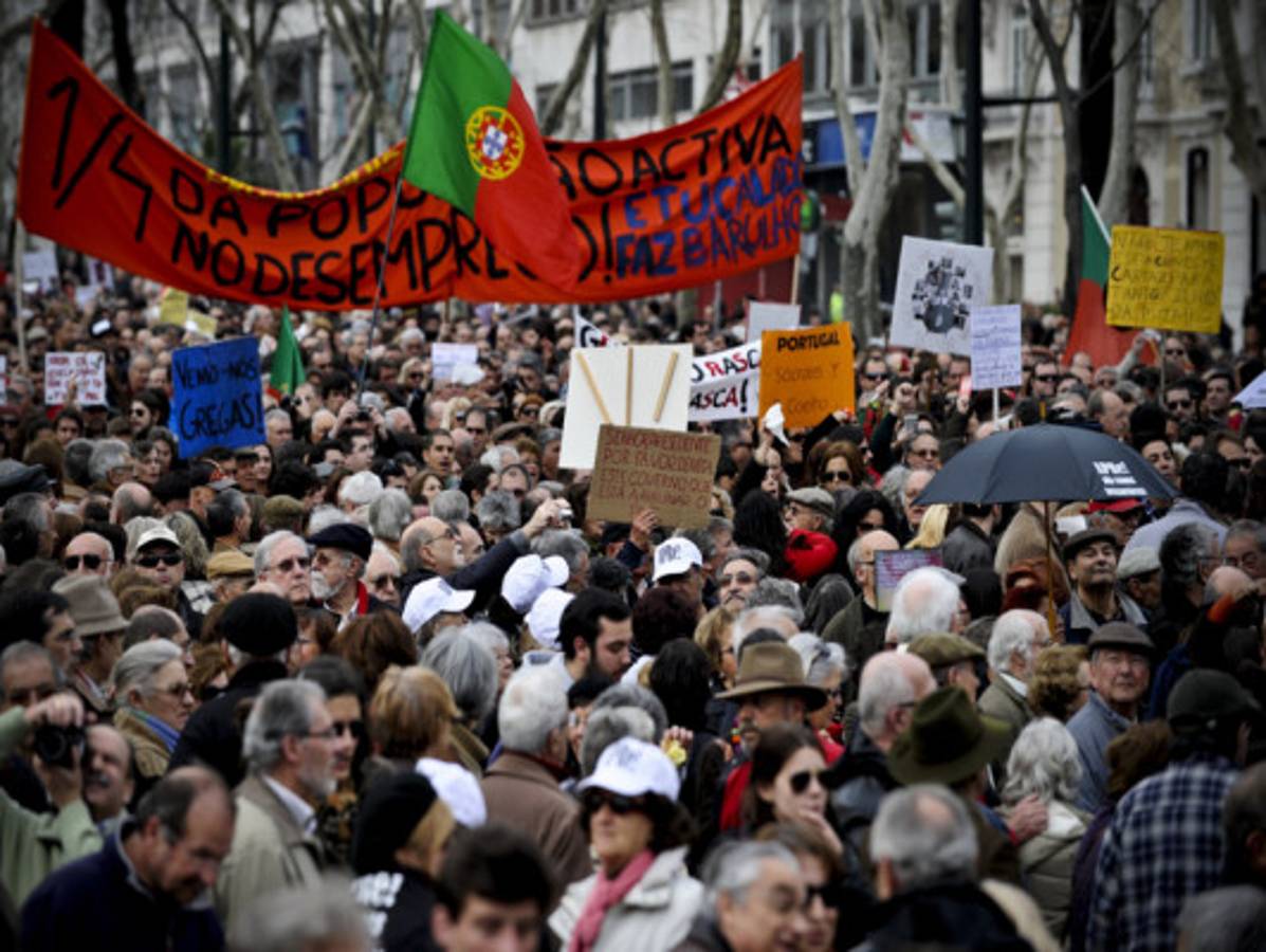 Decenas de miles de personas en la calle contra la austeridad