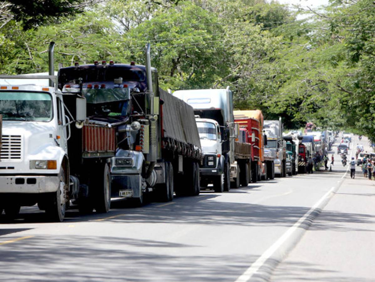 Tres muertos en aparatoso accidente al nororiente de capital de Honduras