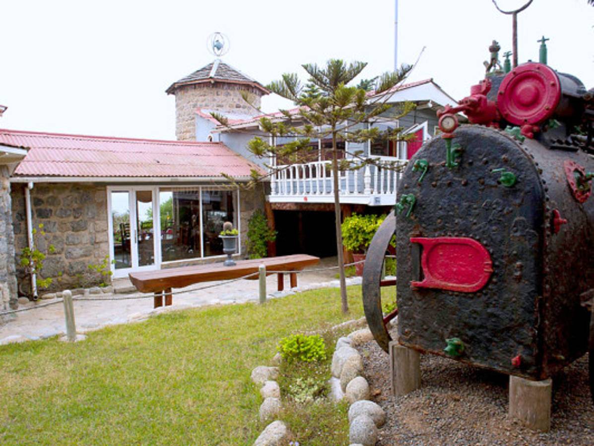 Neruda, el poeta universal, político y amante furtivo