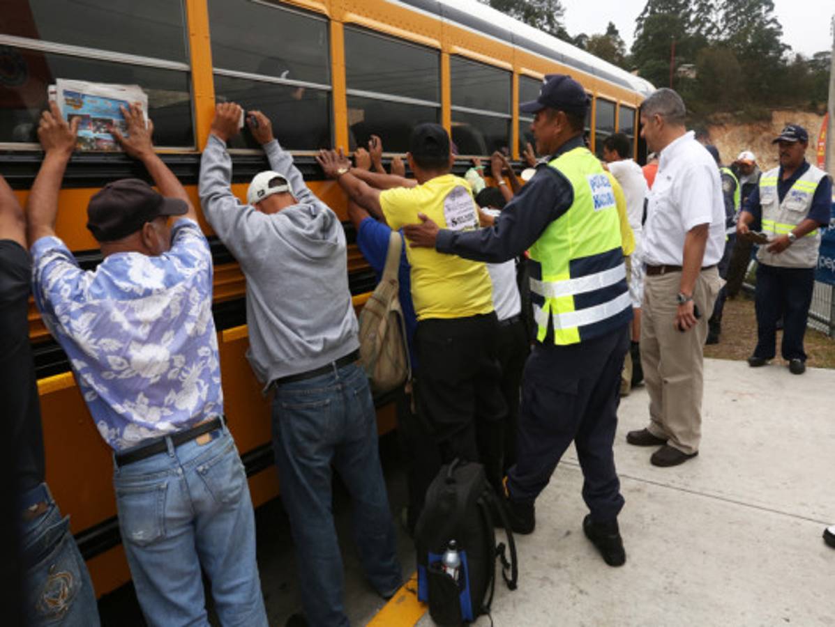 DNT decomisa 2,730 licencias a infractores