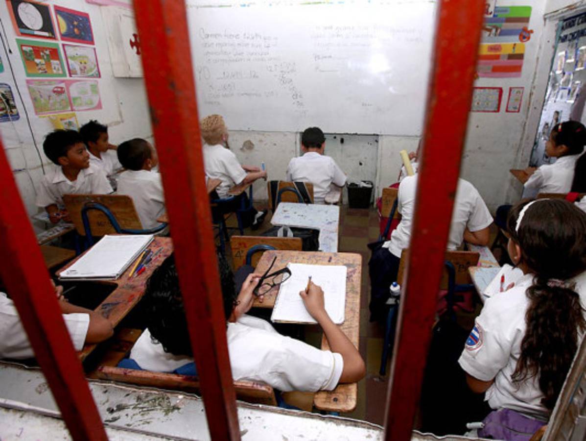 Incierto fin de año escolar para niños y jóvenes