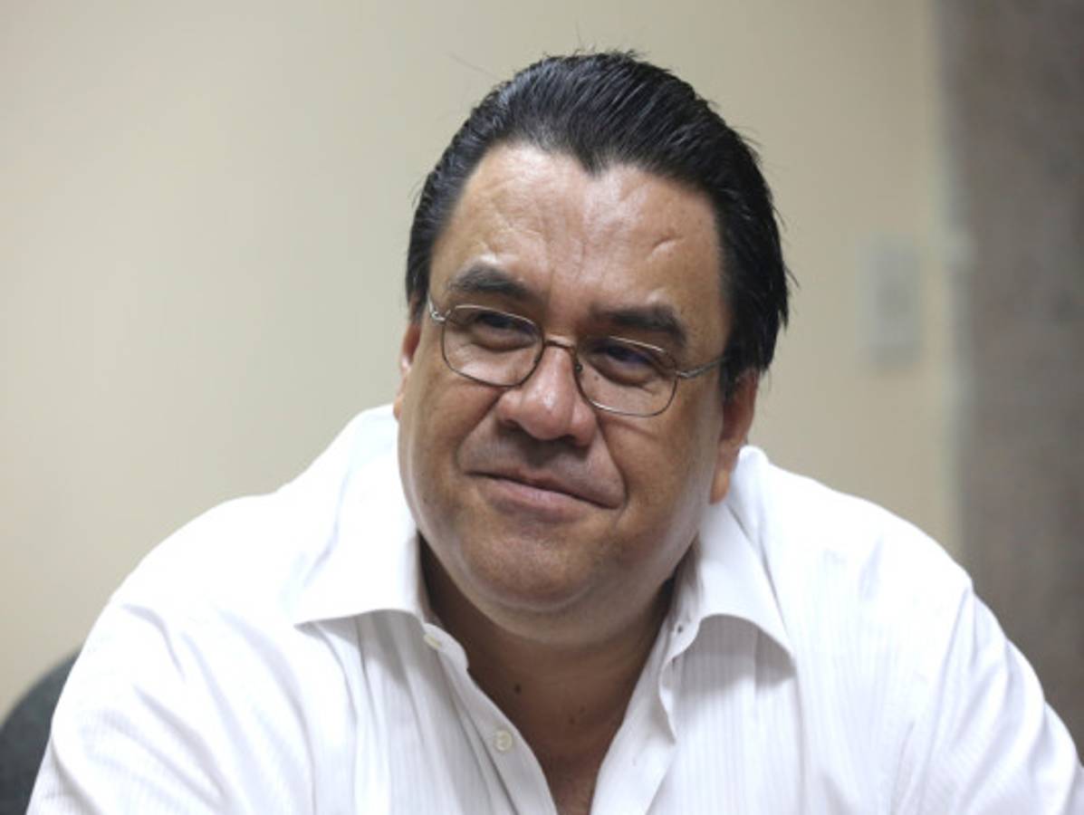 Corrales mediará conflicto de médicos