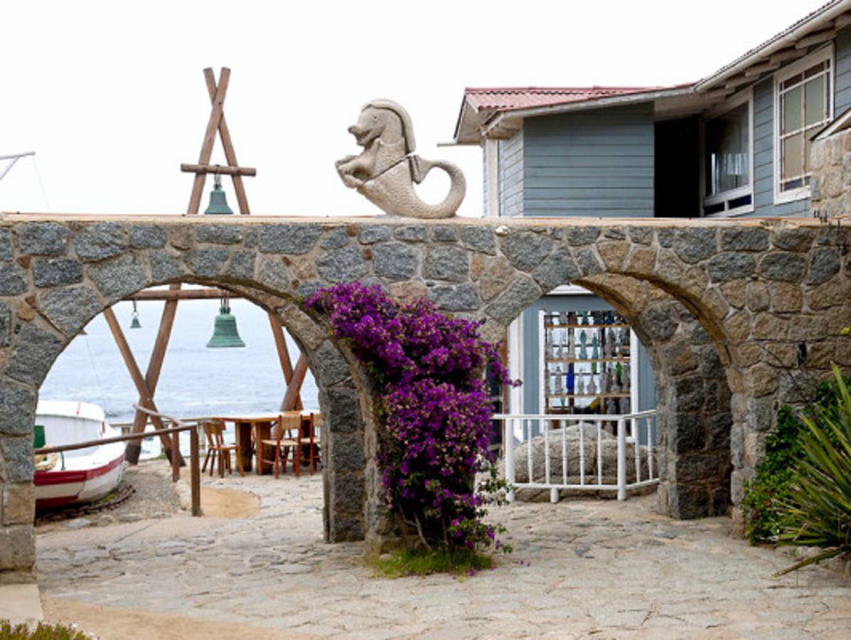 Neruda, el poeta universal, político y amante furtivo