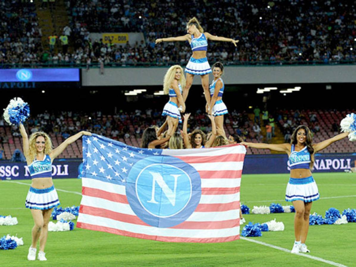 VIDEO: Las bellas porristas del Nápoles