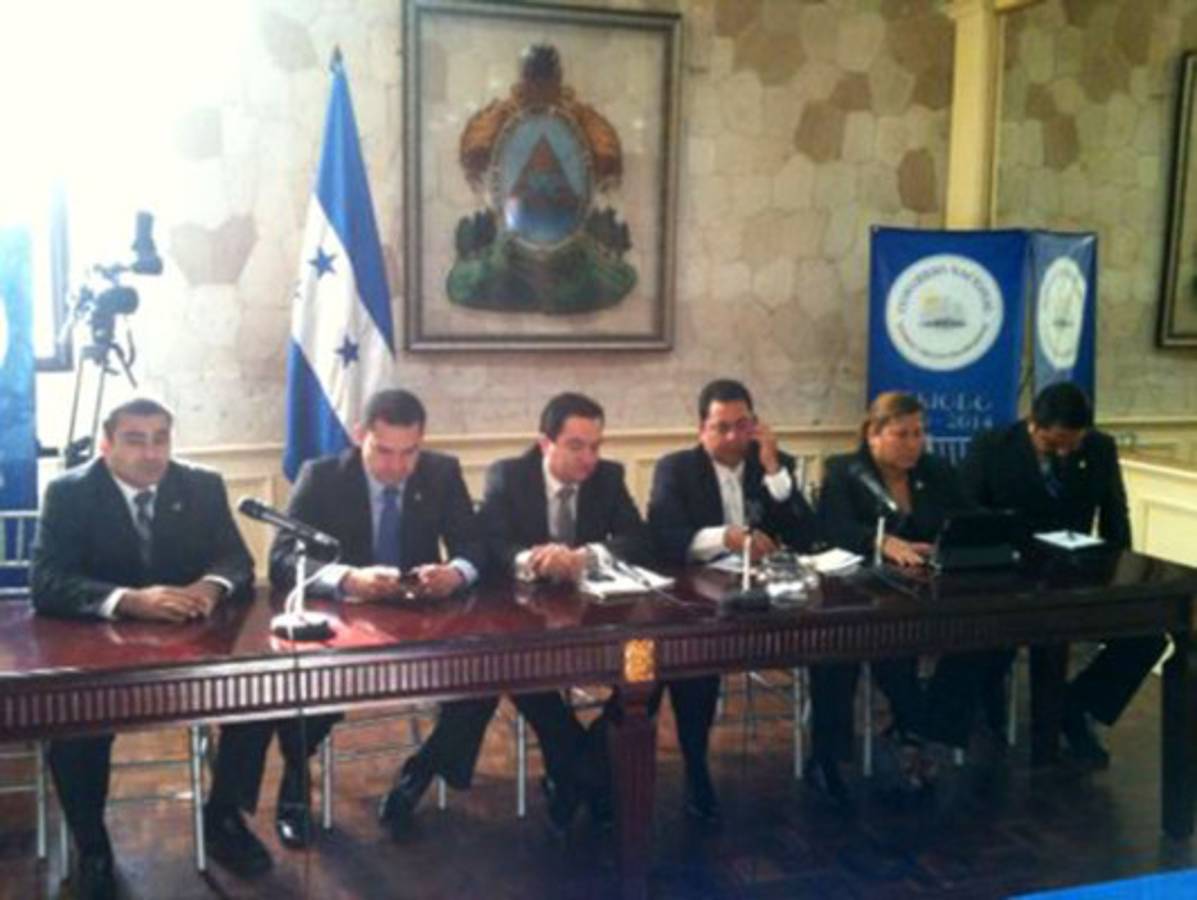 Candidatos a fiscal general y adjunto fueron sometidos a audiencias