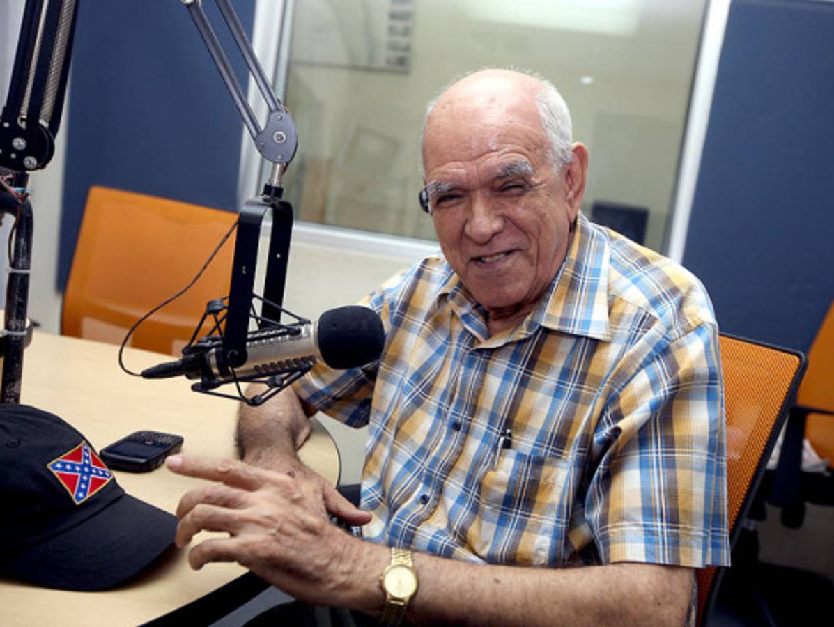 Jonathan Russell, premio Álvaro Contreras 2013