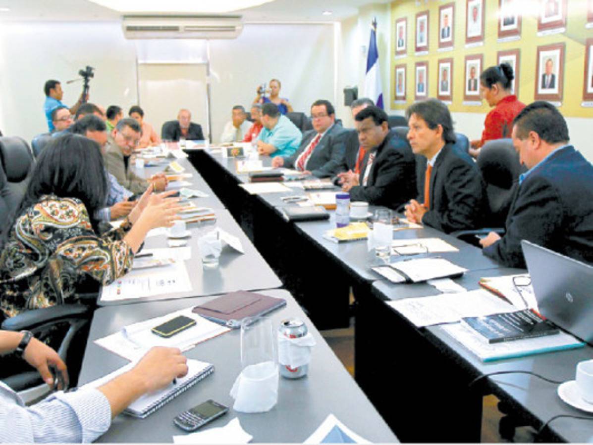 Voto electrónico puede hacerse en Honduras con máquinas prestadas