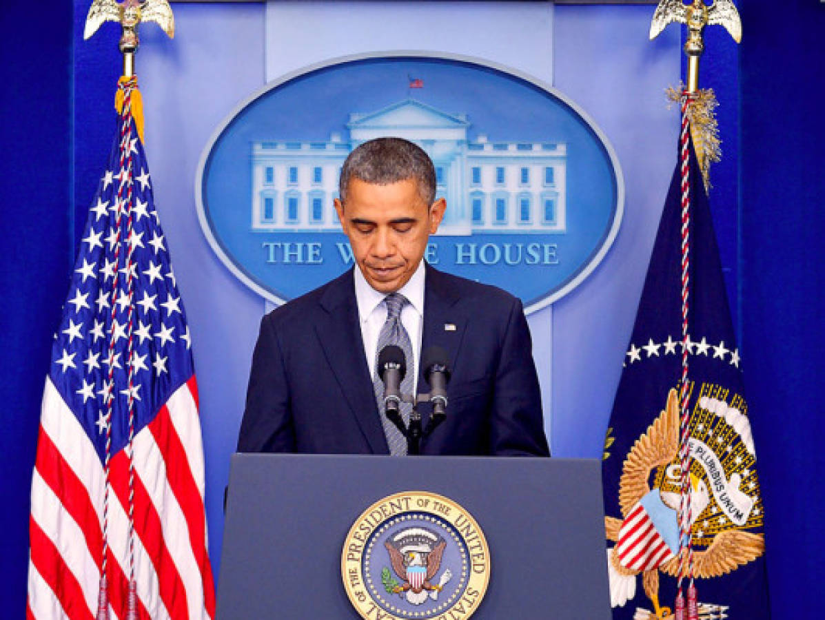 Obama califica tiroteo en escuela de 'crimen atroz' y siente 'abrumadora pena'