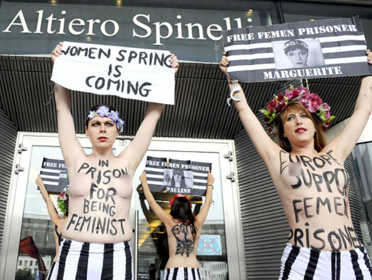 Activistas de Femen protestan en topless