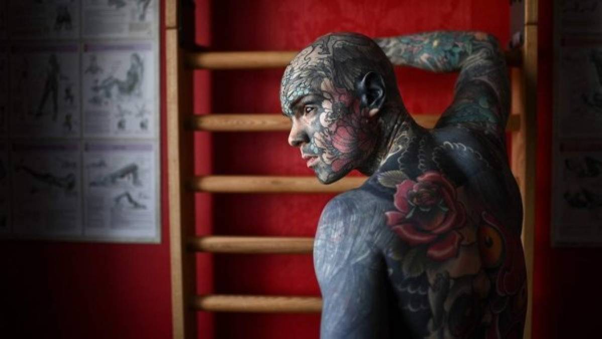 Sylvain Hélaine, el hombre tatuado de pies a cabeza en Francia