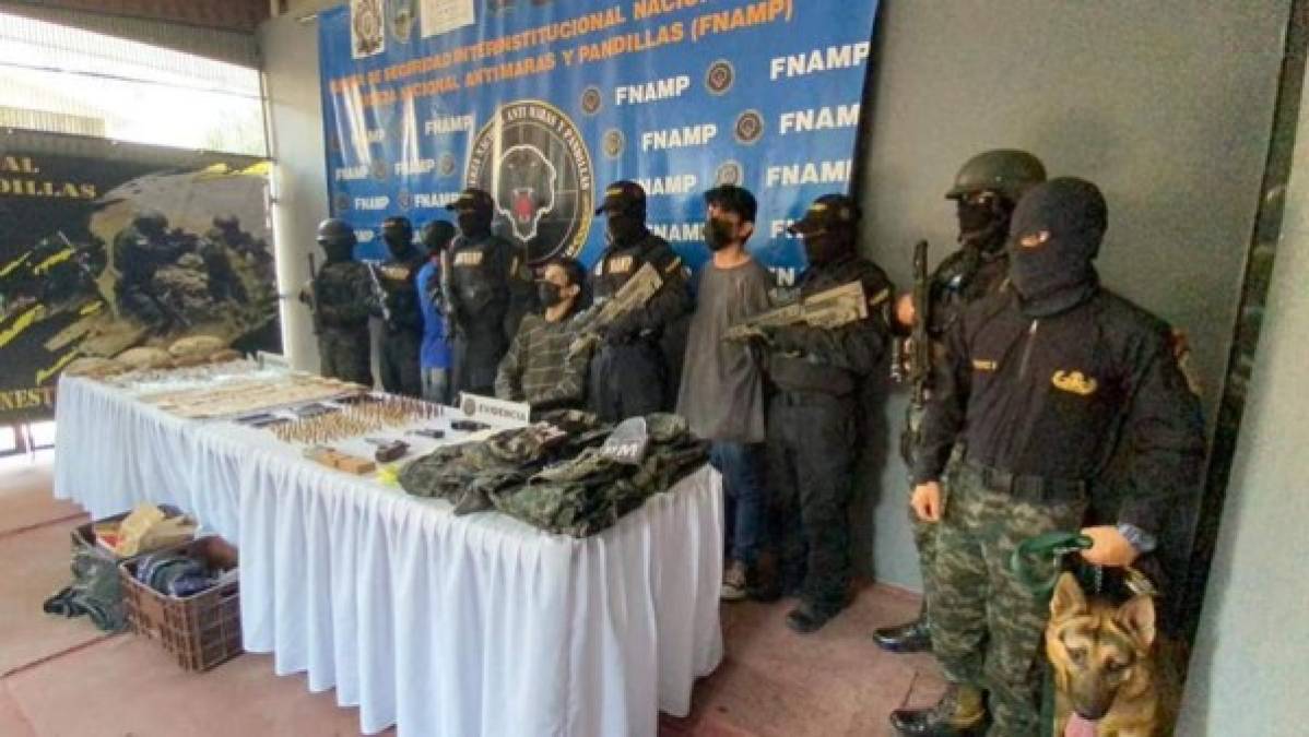 Explosivos, armas, dinero y drogas: decomisos a pandilleros en SPS (FOTOS)