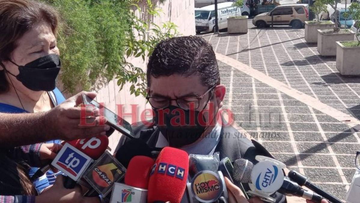 Llegando de una gira política y con su hija en brazos: así fue la captura de Santos Orellana