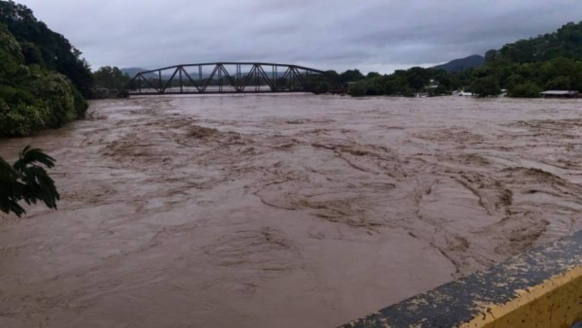 FOTOS: Un Valle de Sula anegado se prepara para más inundaciones