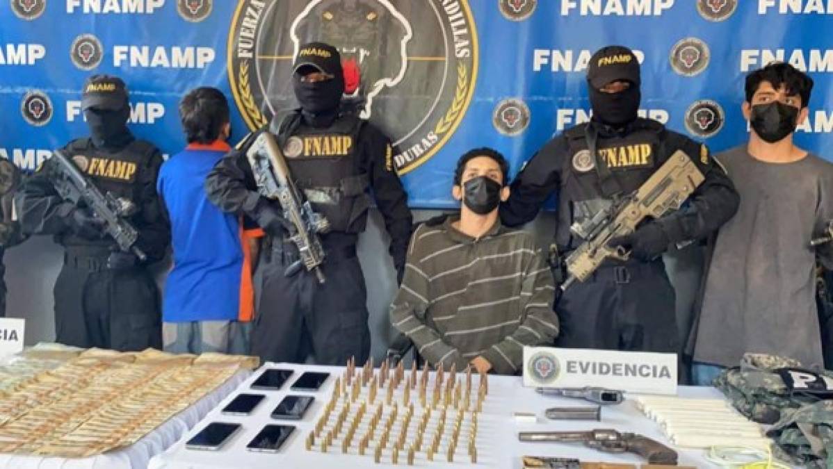 Explosivos, armas, dinero y drogas: decomisos a pandilleros en SPS (FOTOS)