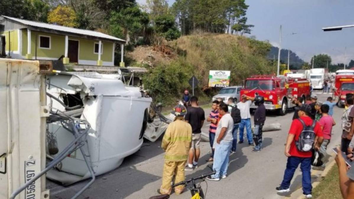 Impactantes fotos del aparatoso accidente de rastra en Siguatepeque