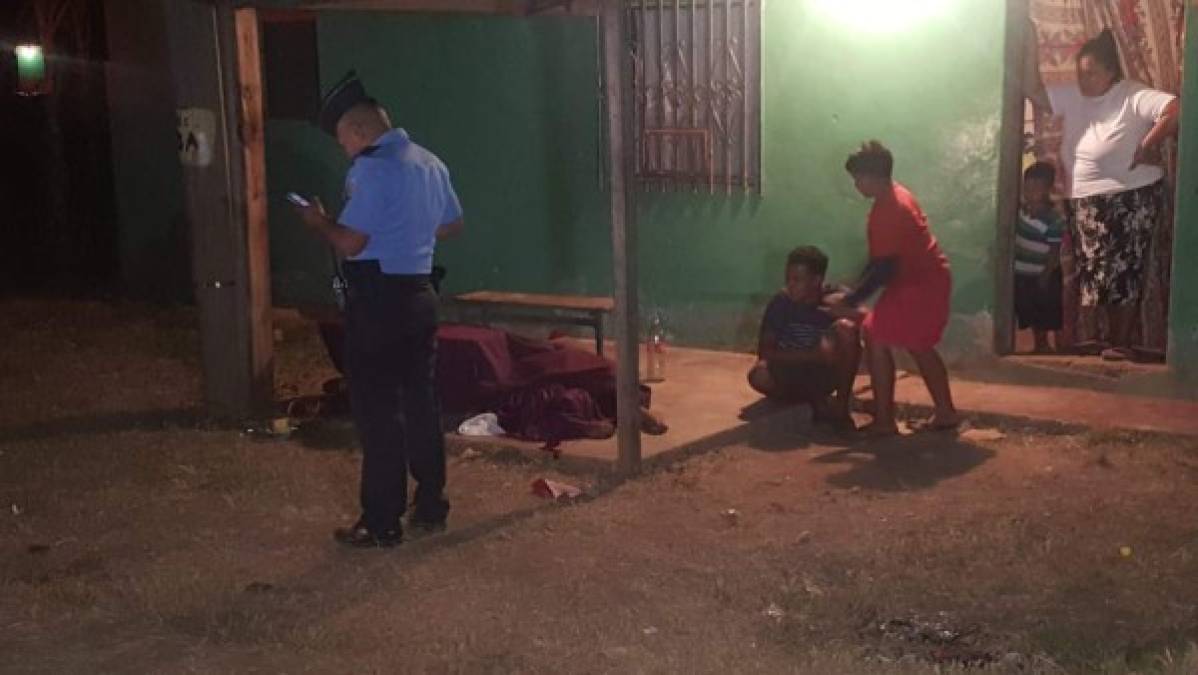 Las dramáticas imágenes tras el asesinato a puñaladas de una mujer en Catacamas, Olancho