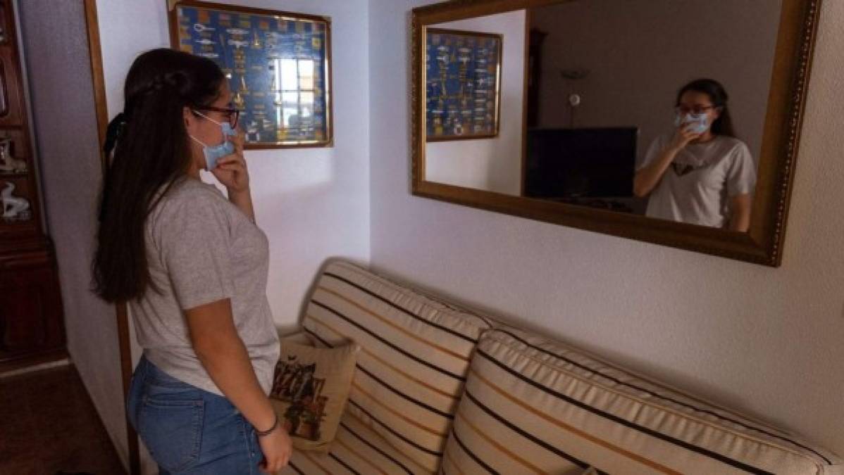 Extraño caso de Verena García, joven que tose cada tres segundos tras padecer covid-19